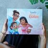 Das ultimative Geschenk für jede Familie mit einem Kind ist das personalisierte Buch von Hurra Helden. 